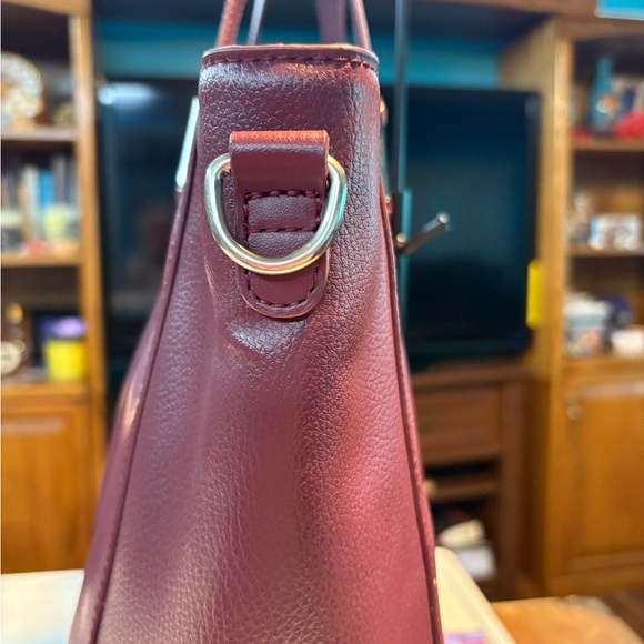 Cloe Burgundy Tote Bag with Scarf and crossbody strap - Picture 4 of 10